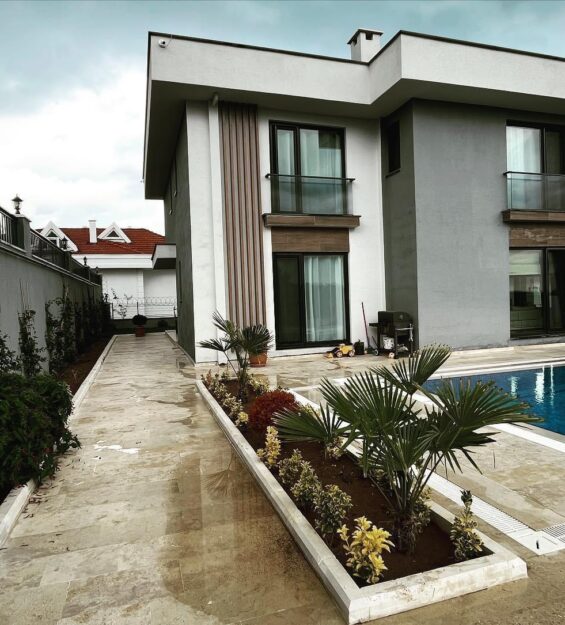 582173_1732023_1458292